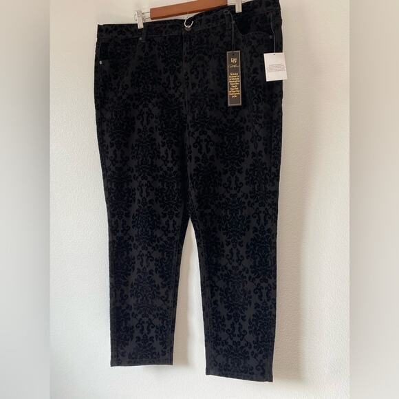 Diane Gilman 22W Whimsigoth Witchy Floral Black Velour Stretch Ankle Pant Sexy - Picture 4 of 11